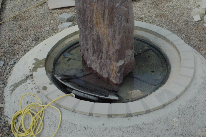 Water feature reservoir